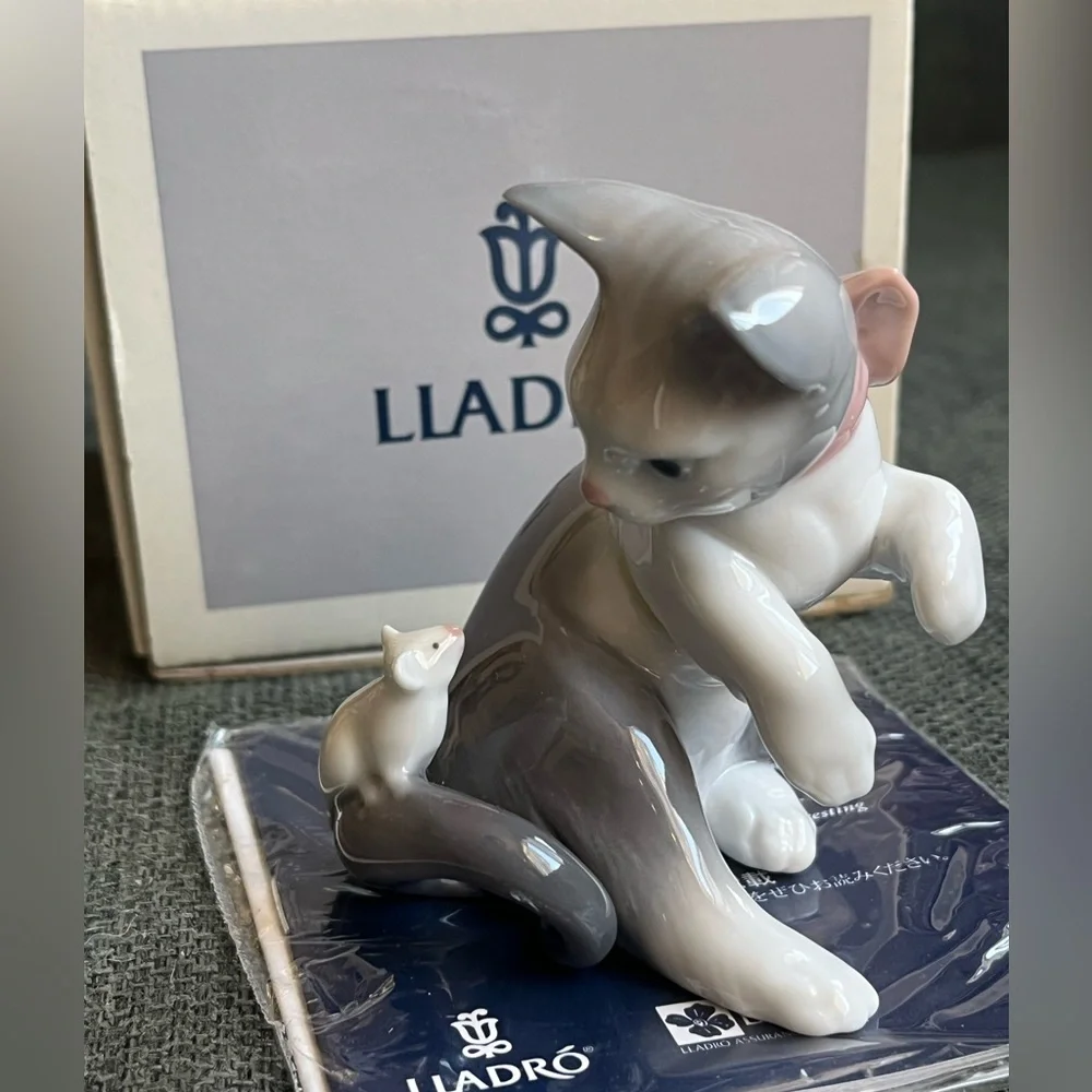 Lladró Cat and Mouse porcelain figurine, model number 5236 in original box - Picture 2 of 8
